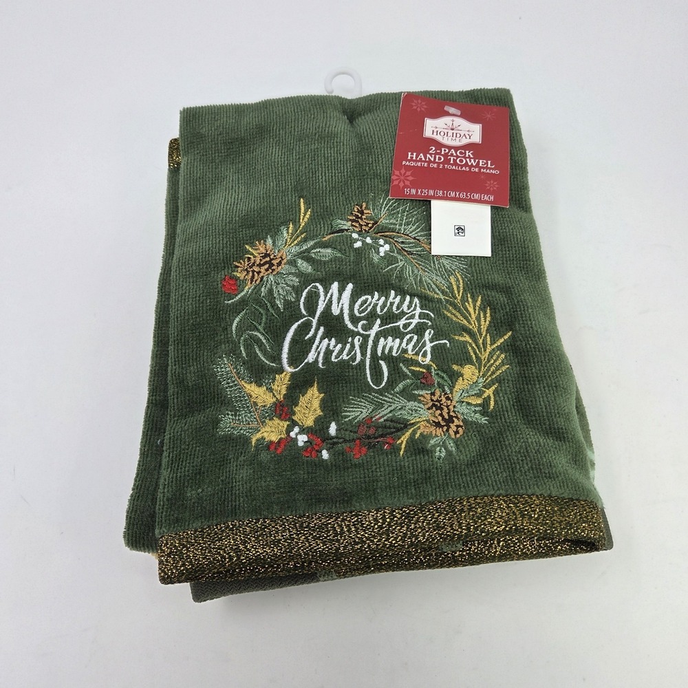 Holiday Time Set of‎ 2 Christmas Wreath Decorative Fingertip Towels NWT